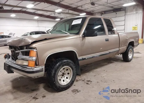 1997 Chevrolet K1500 Fleetside z USA, uszkodzony, nr VIN 1GCEK19M6VE122545